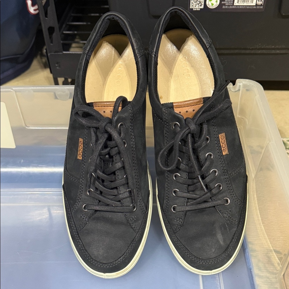 ECCO Men's Black soft nubuck suede   Sneakers size 11